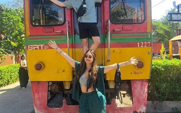 Private: Maeklong Railway Market and Ayutthaya Full Day Tour Image 7