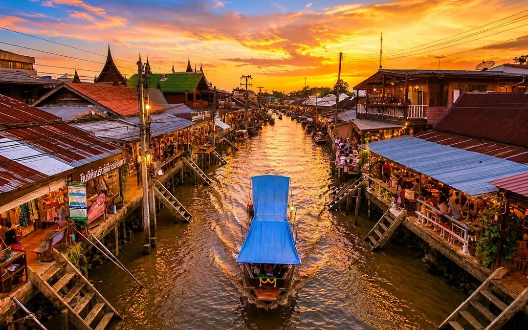 Private Tour: Amphawa Floating Market, Monkey Feeding & Trai Image 9