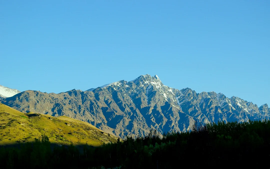 Queenstown 25-Minute Helicopter Flight to The Remarkables with Alpine Landing Image 2