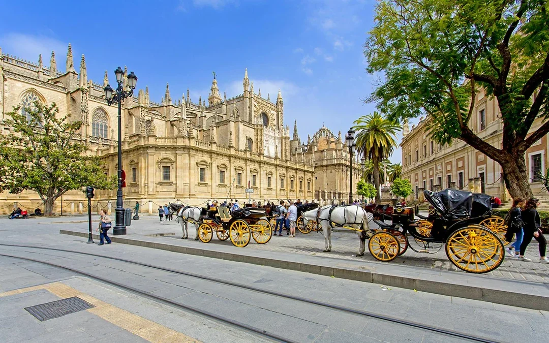 Real Alcázar Skip-the-Line Tickets with Free Seville Walking Tour Image 12