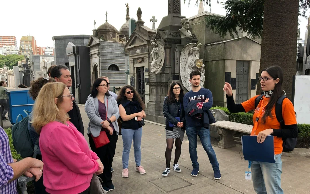 Recoleta Cemetery Tour Image 4