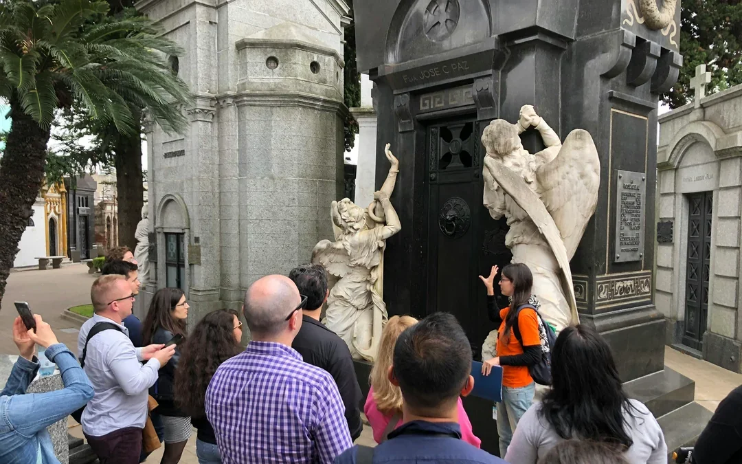 Recoleta Cemetery Tour Image 5