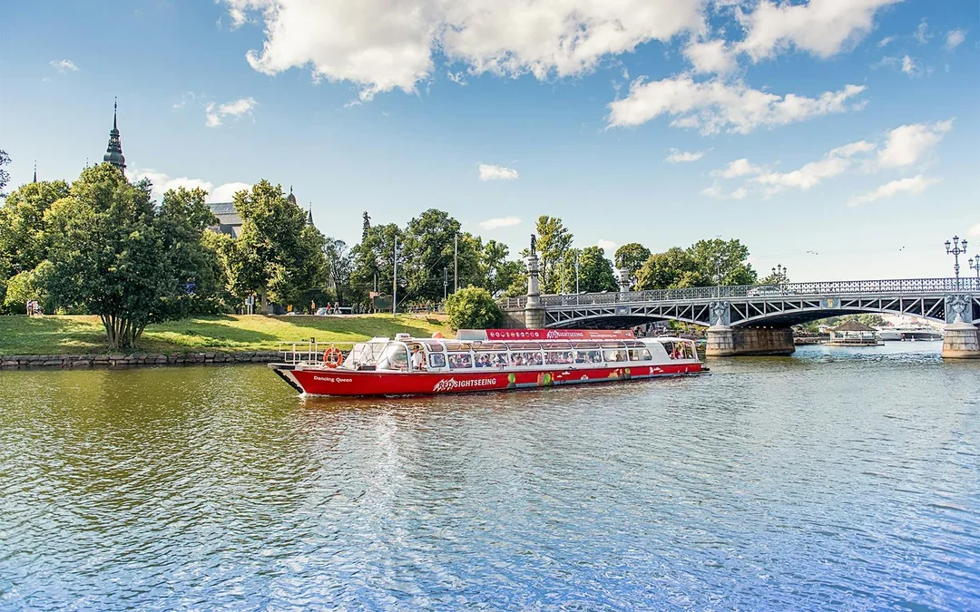 RED Sightseeing: Stockholm Hop-on Hop-off Boat Tour Image 1