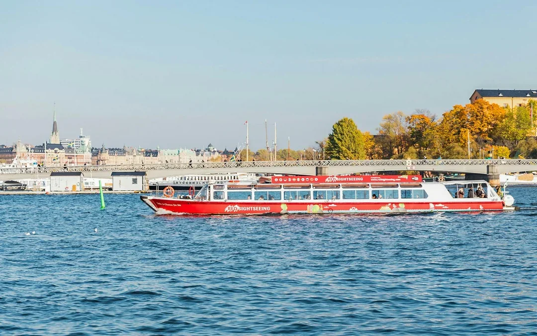 RED Sightseeing: Stockholm Hop-on Hop-off Boat Tour Image 6