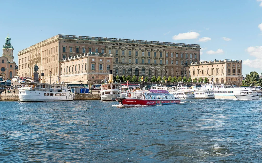 RED Sightseeing: Stockholm Hop-on Hop-off Bus with Optional Boat Tour Image 4