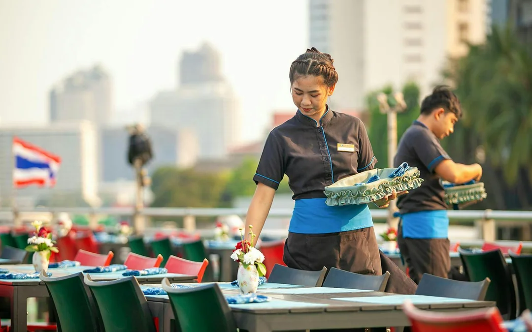 Riverside Faraya Chao Phraya Dinner Cruise with Halal Buffet Image 2