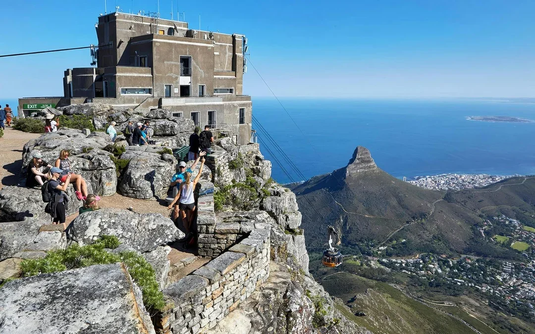 Robben Island & Table Mountain Full-Day Tour with Cable Car and Transfers Image 3