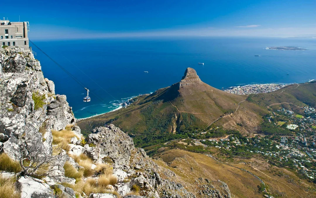 Robben Island & Table Mountain Full-Day Tour with Cable Car and Transfers Image 4