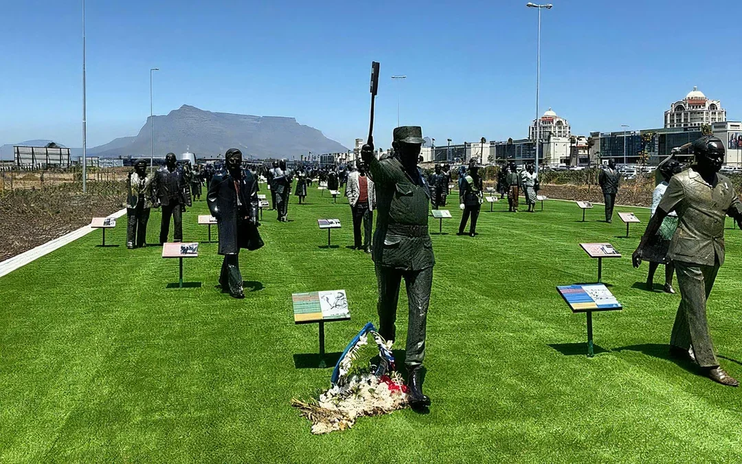 Robben Island Full-Day Guided Private Tour with Museum Entry & Long March to Freedom Exhibition Image 4