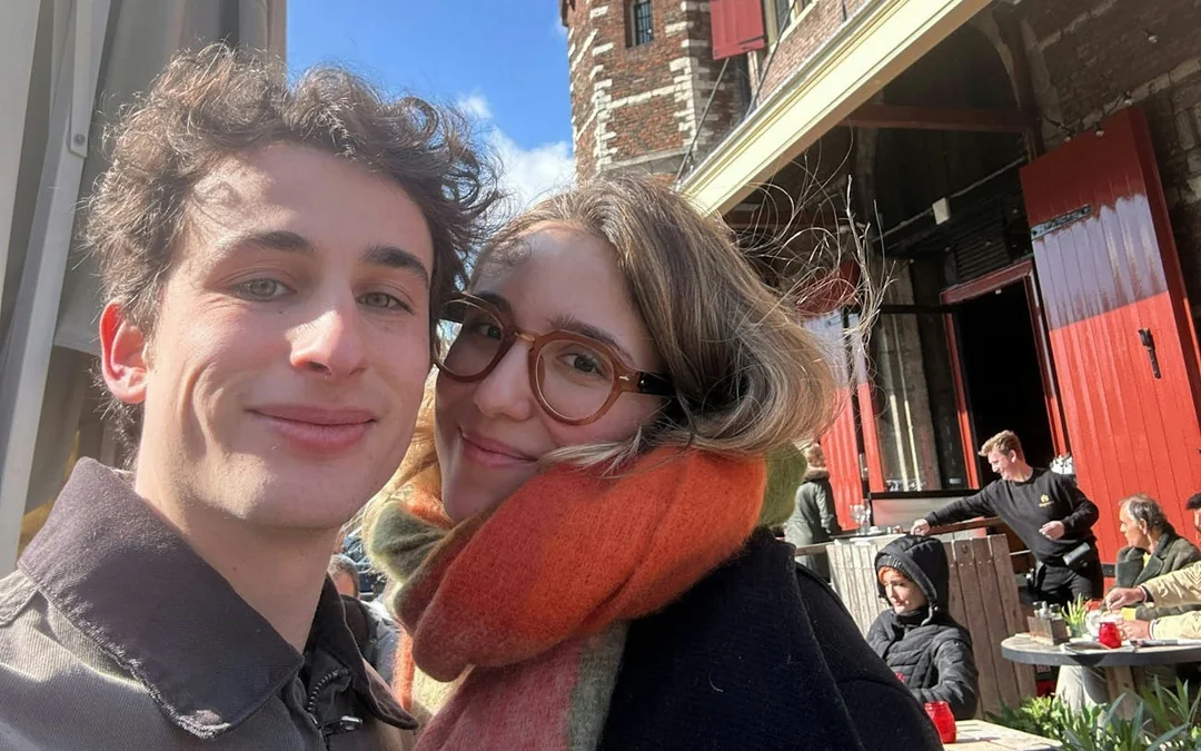 Romantic Amsterdam, Fairytale or Tragedy: Self-Guided City Exploration Game Image 4