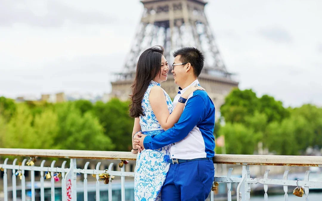 Romantic Photoshoot for Couples in Paris Image 1