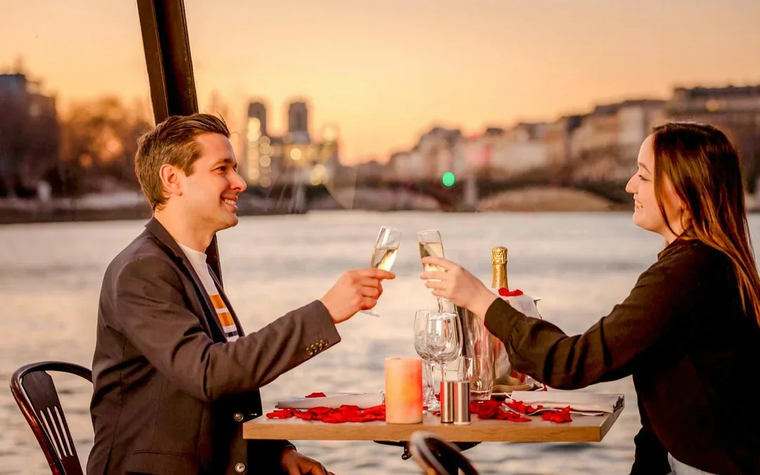Romantic Seine River Dinner Cruise Image 2