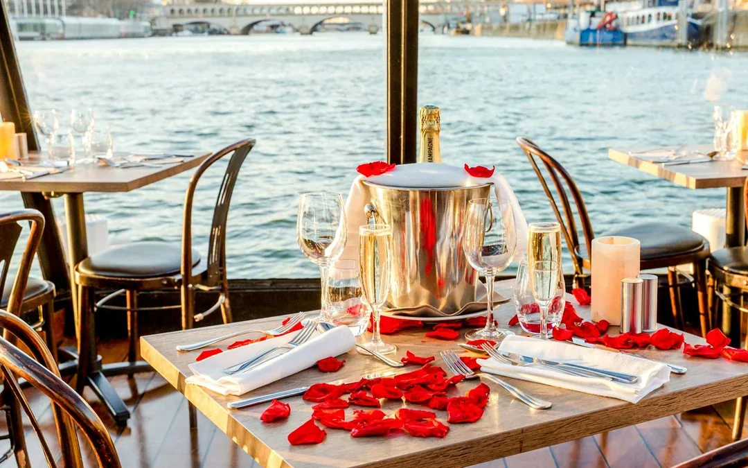 Romantic Seine River Dinner Cruise Image 3