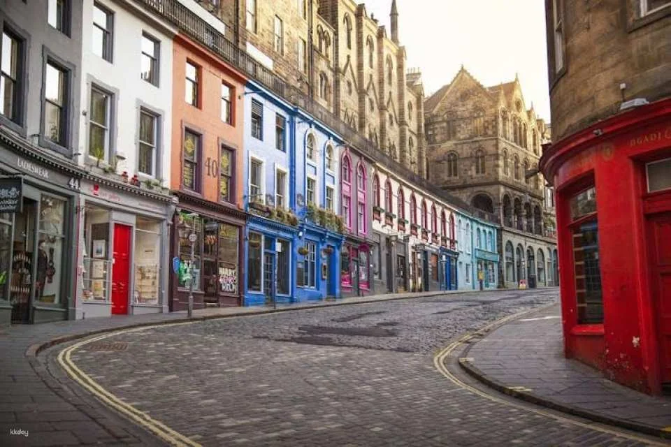Royal Mile Walking Tour with Edinburgh Castle Entry Tickets