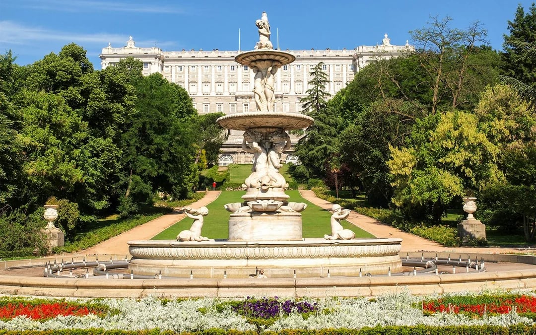 Royal Palace of Madrid Skip-the-Line Tickets with Audioguide Image 6