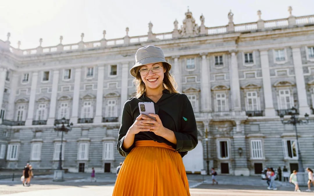 Royal Palace of Madrid Skip-the-Line Tickets with Audioguide Image 9