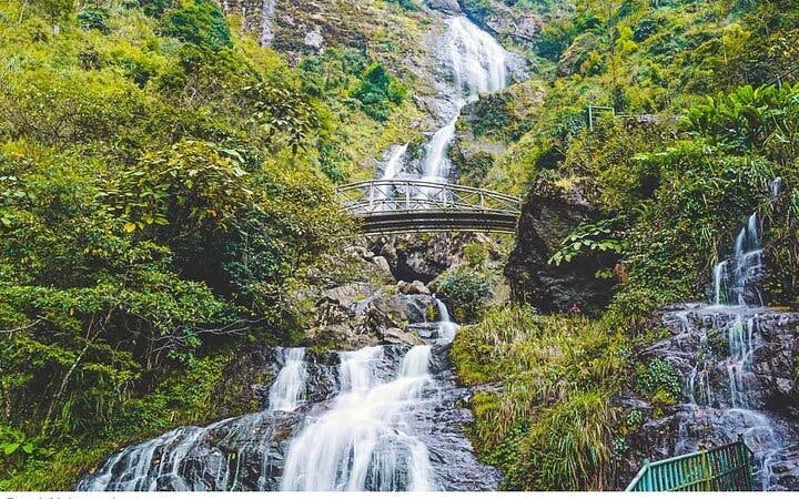 Sa Pa Group Tour of Cat Cat Village, Silver Waterfall, Love Waterfall, and Lonely Tree with Local Meal and Bottled Water Image 10