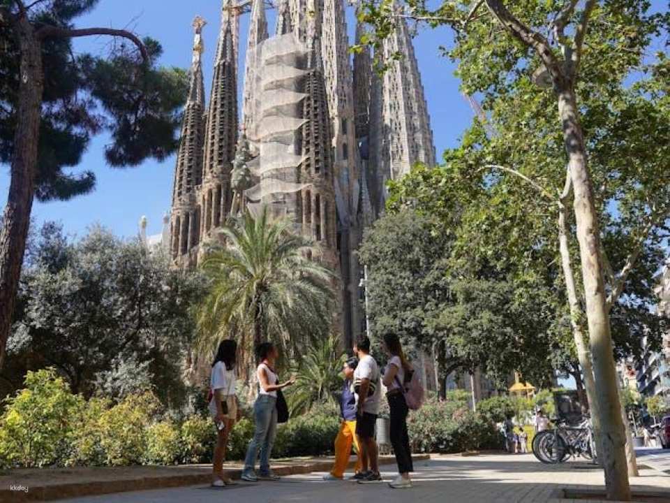 Sagrada Familia tickets and guided visit