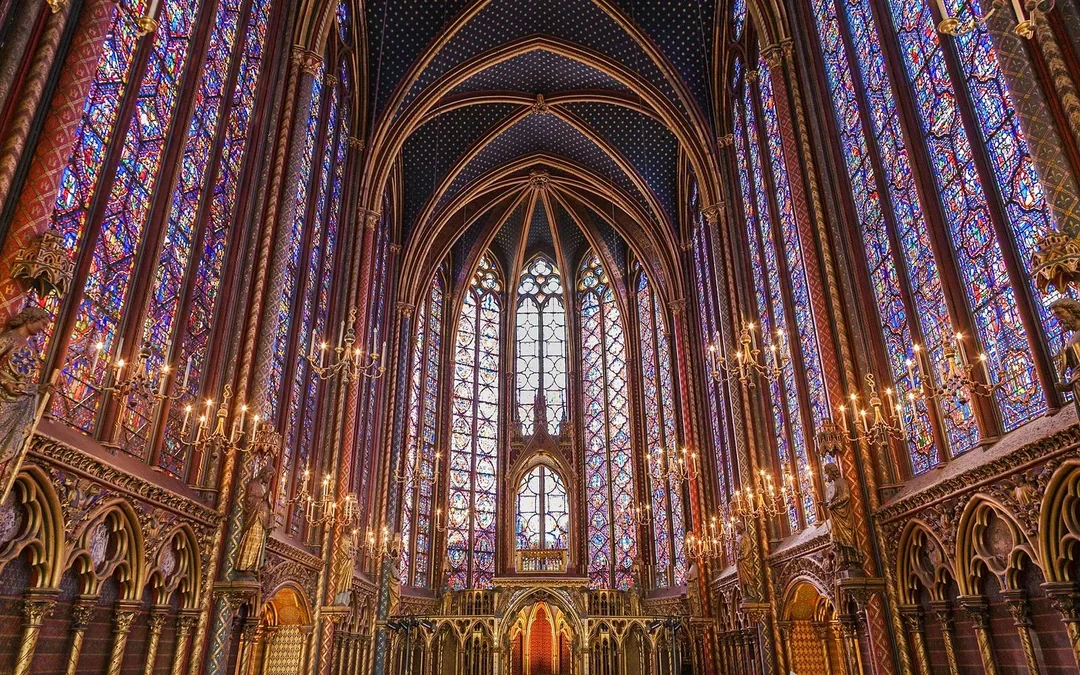 Sainte-Chapelle Entry Ticket + Notre-Dame Exterior Guided Tour Image 2