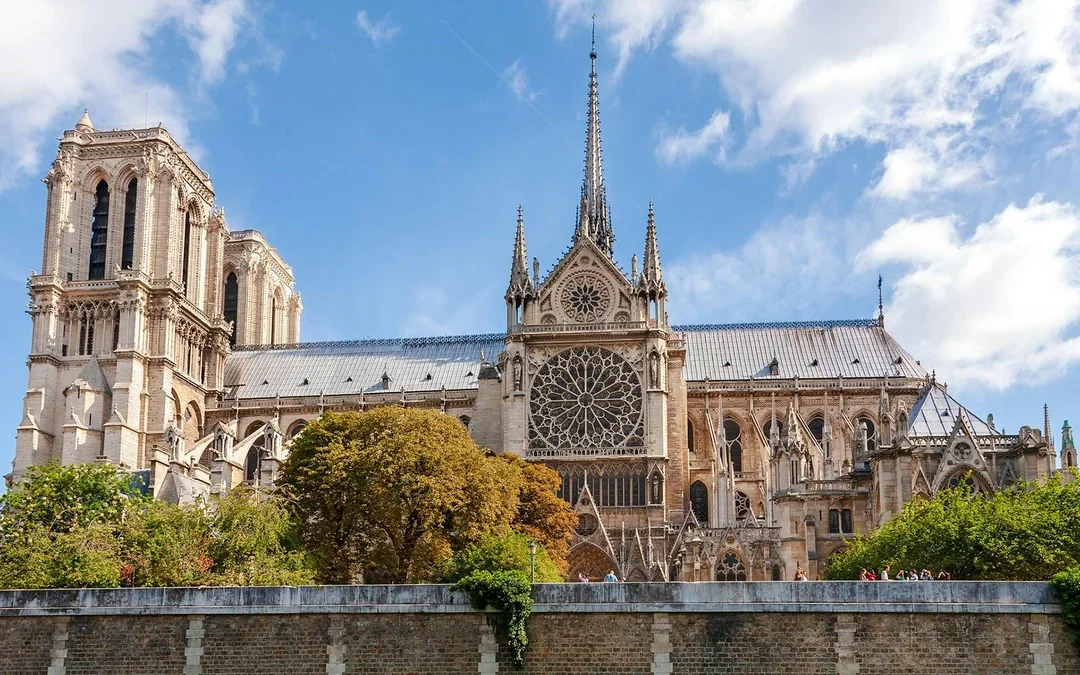 Sainte-Chapelle Entry Ticket + Notre-Dame Exterior Guided Tour Image 4