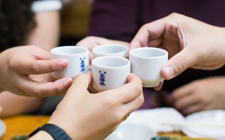 Sake Tasting Masterclass in Shinjuku (8+ Varieties with a Pro) Image 2