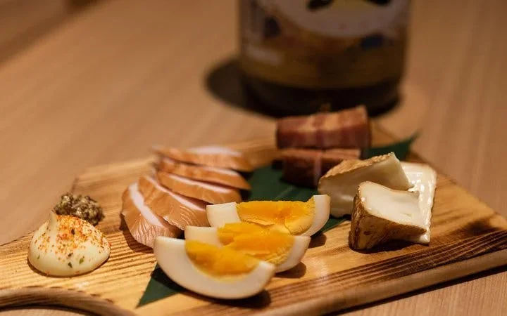 Sake Tasting Masterclass in Shinjuku (8+ Varieties with a Pro) Image 8