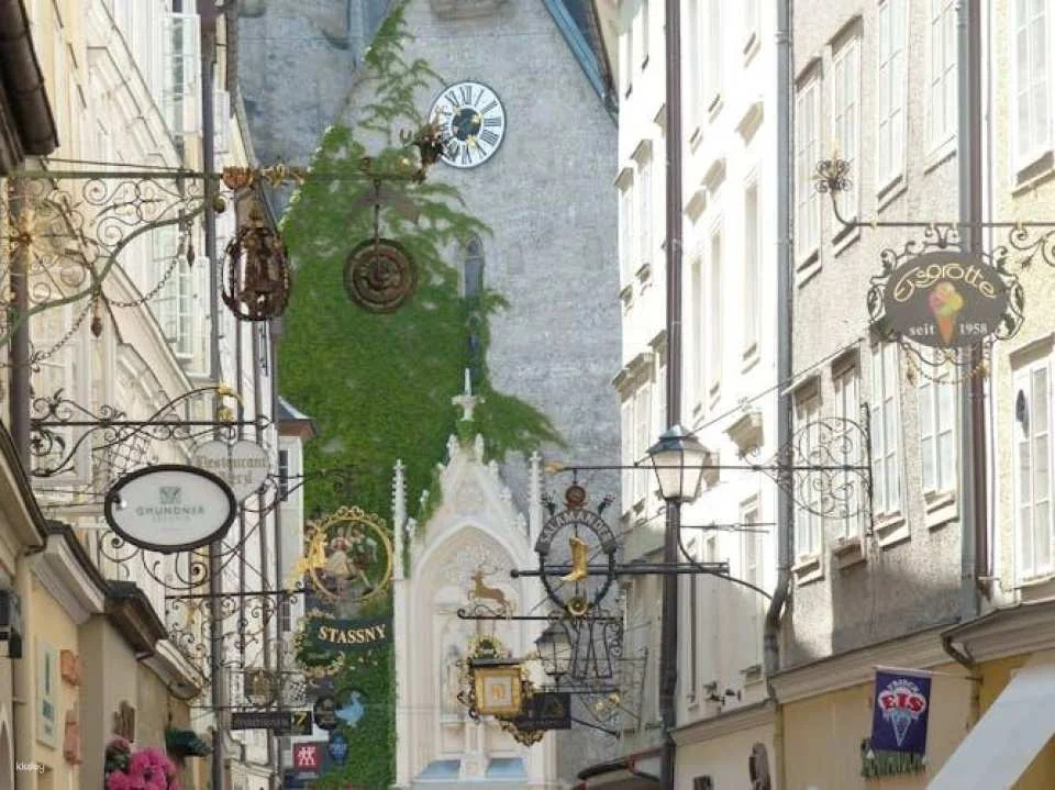 Salzburg City Tour with a historian