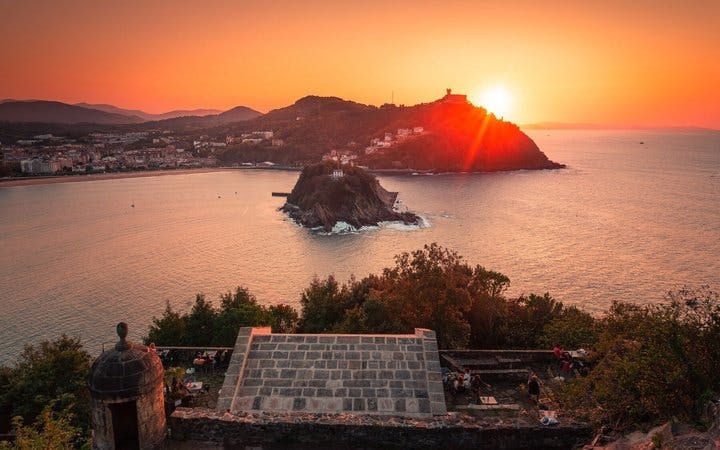 San Sebastian Self-Guided Walking Tour on Mobile App Image 4