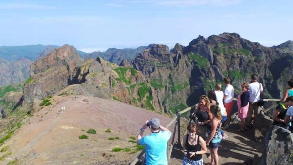 Santana Biosphere Reserve and Arieiro Peak Full Day Open Roof 4x4 Tour