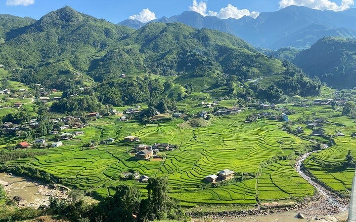 Sapa 21km Guided Trail-Running Day Tour with Local Guide and Mountain Views Image 10