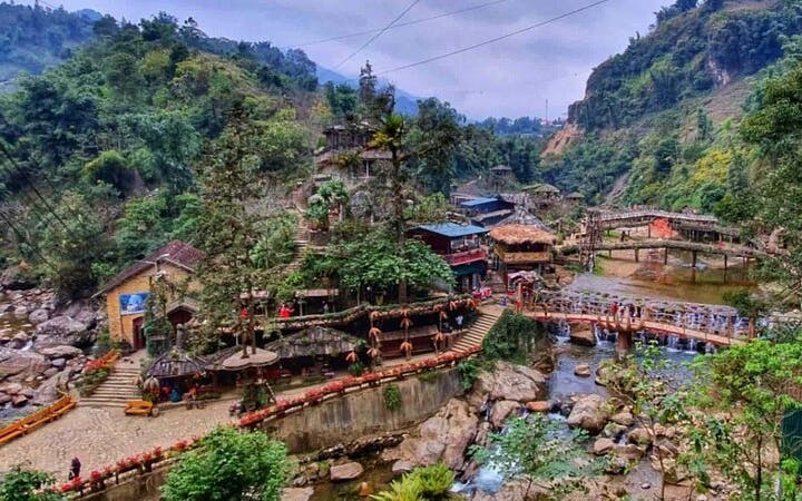 Sapa Private Cultural Tour by Car: Stone Church, Museum, Cat Cat Village Image 5