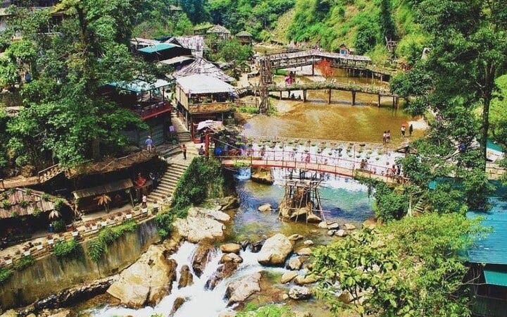 Sapa Private Guided Car Tour of Villages, Waterfalls, and Scenic Sites with Hotel Pickup Image 3
