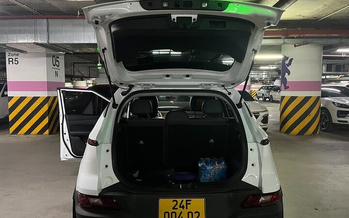 Sapa to Ha Noi Private Car Transfer with Knowledgeable Driver Image 3