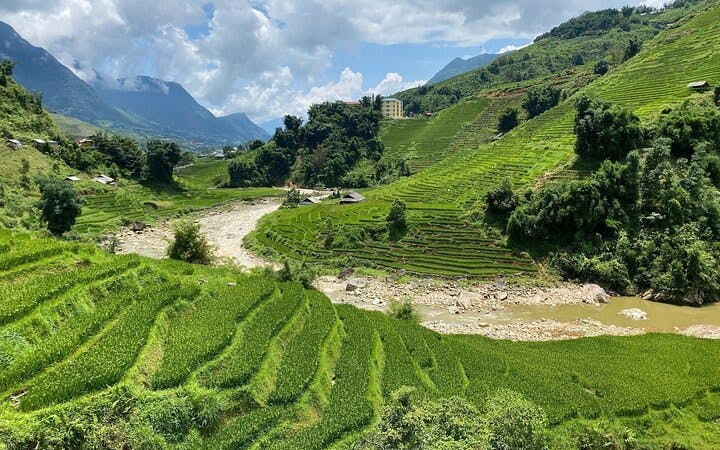 Sapa Trekking and Dzay Homestay Experience with Meals and Village Stay Image 3