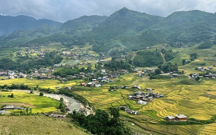 Sapa Trekking and Dzay Homestay Experience with Meals and Village Stay Image 4