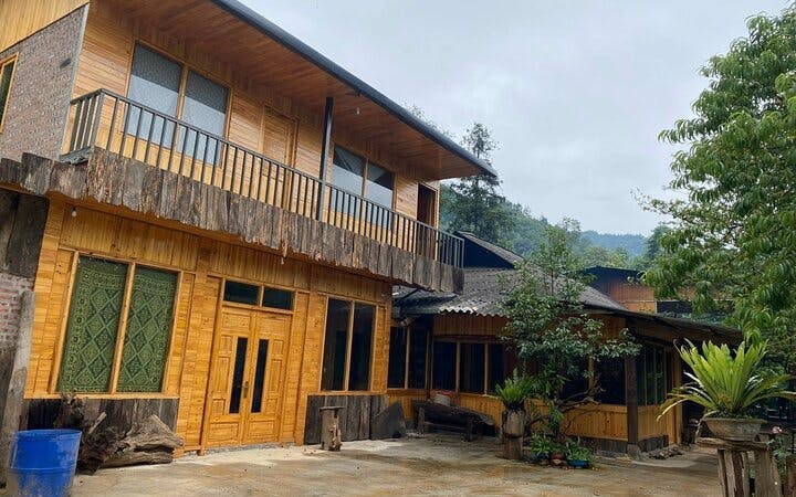 Sapa Trekking Tour with Local Guide and Homestay in Ta Phin Village Image 1