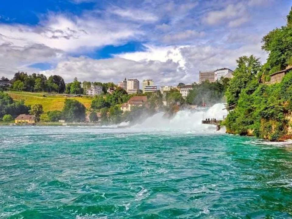 Schaffhausen city highlights walking tour with a local