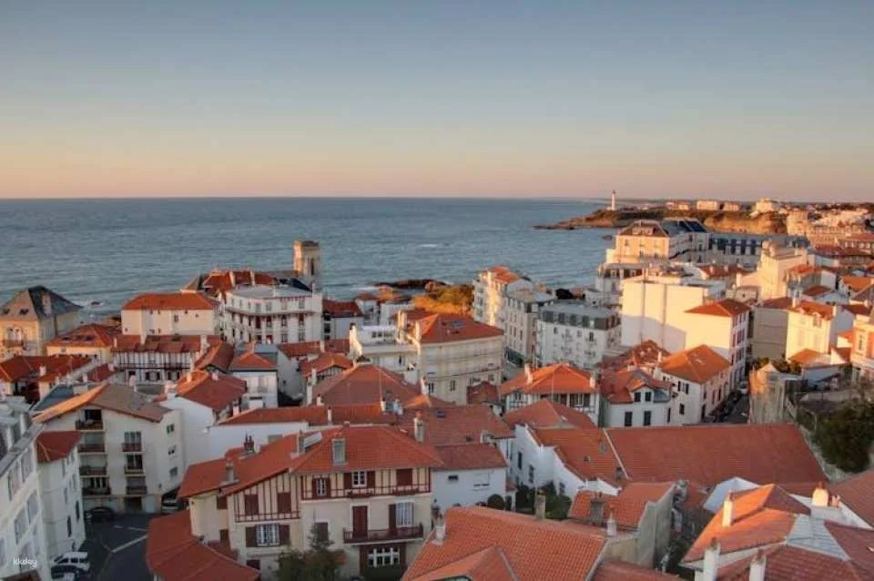Sea, surf and fun, the outdoor city game in Biarritz