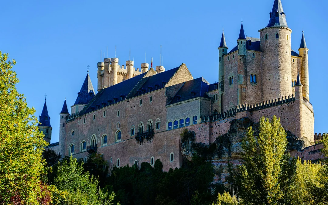 Segovia’s Treasures: Aqueduct, Cathedral & Alcazar Image 5