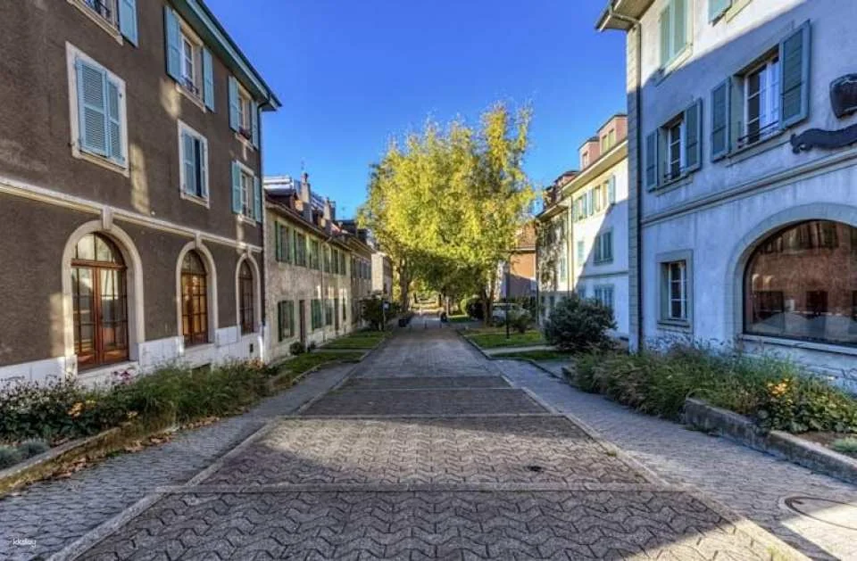 Self-guided audio tour of the Carouge district in Geneva