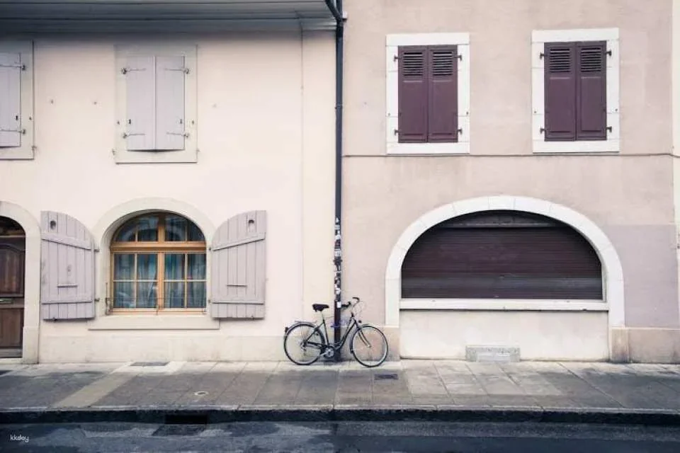 Self-guided audio tour of the Carouge district in Geneva
