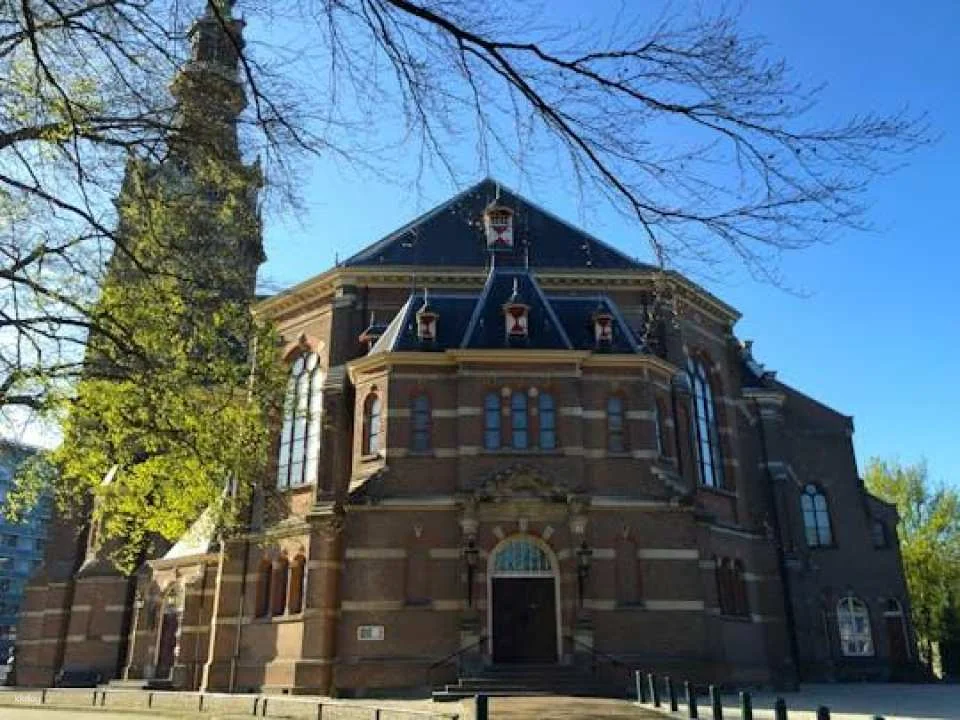 Self guided tour with interactive city game of Apeldoorn