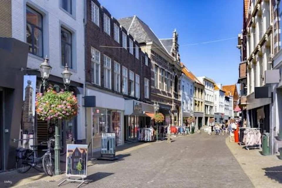 Self guided tour with interactive city game of Venlo