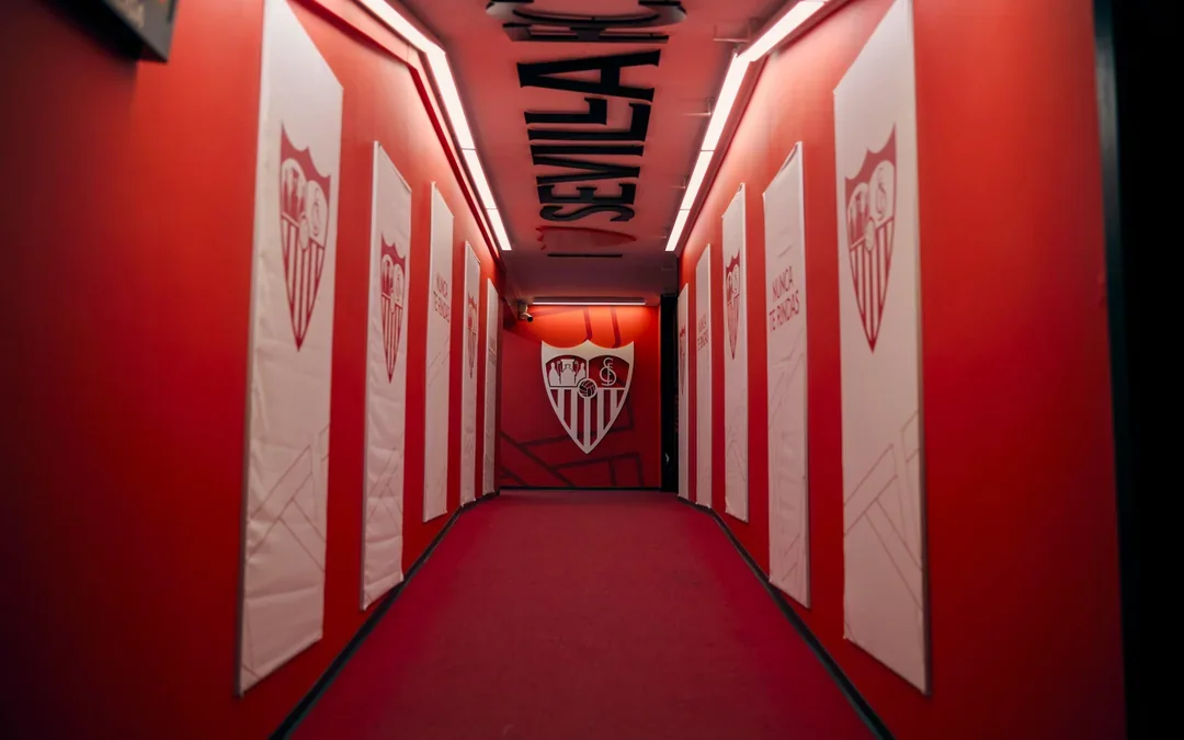 Sevilla FC: Ramón Sánchez-Pizjuán Stadium Tour with Audio Guide and Pitch Access Image 3