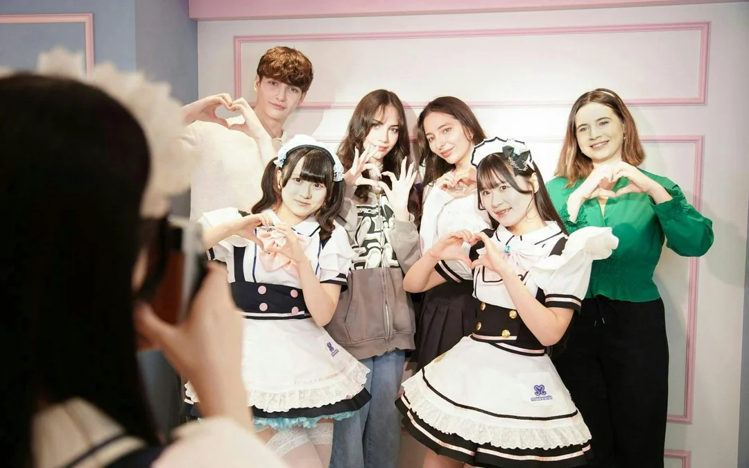Shinjuku Maid Cafe by Maidreamin Image 5