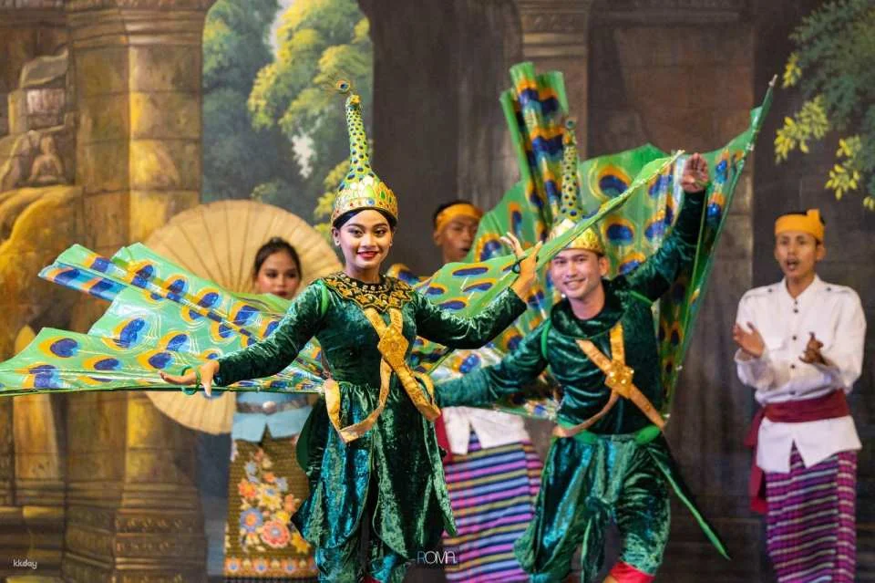 Siem Reap: Apsara Dance Show, Buffet Dinner and Hotel Tuk-Tuk Pickup and Drop off | Cambodia