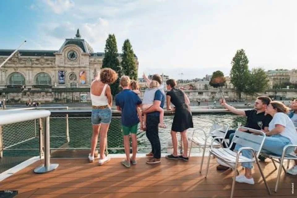 Sightseeing cruise tickets with live guide
