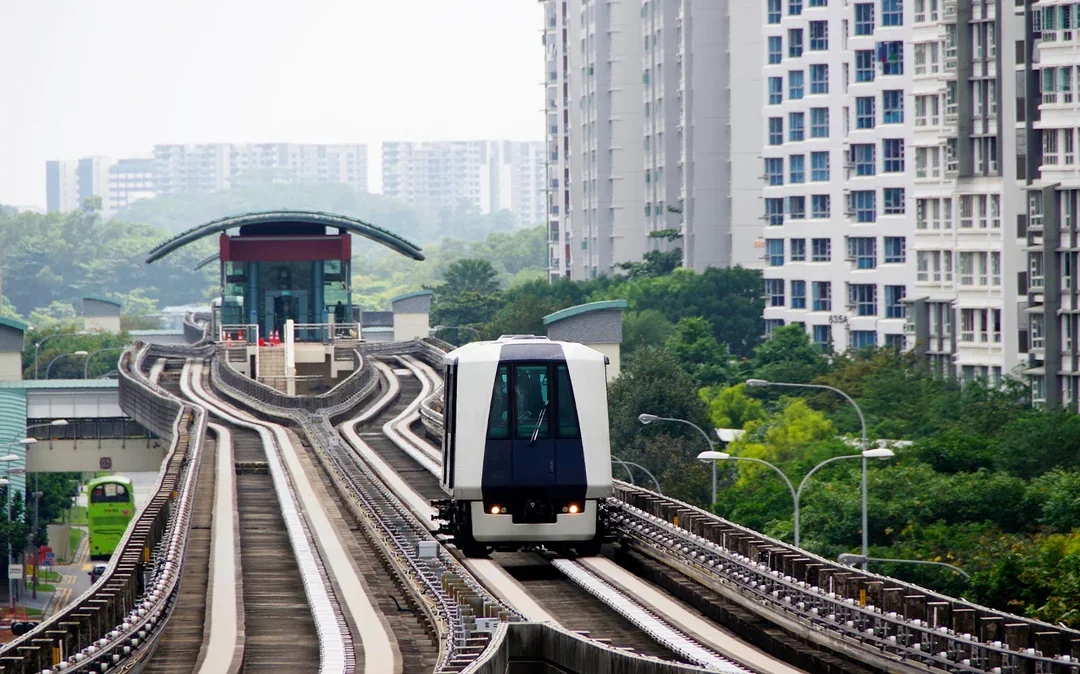 Singapore Tourist Pass: Unlimited Public Transport & Discounts Image 2