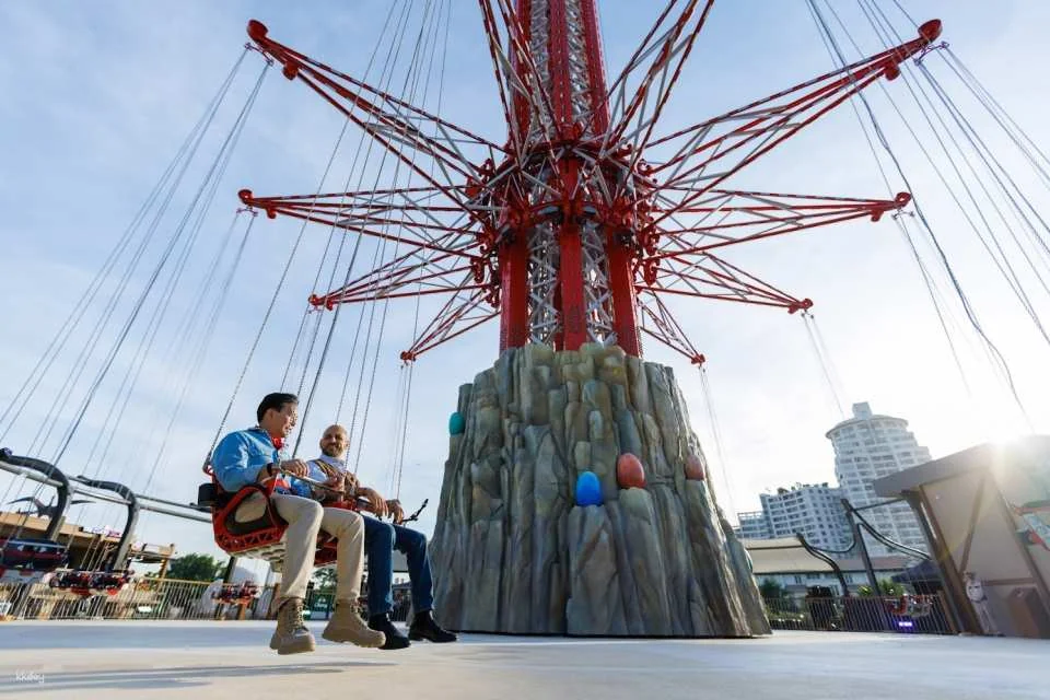 Skyflyers Giant Swing Ride at Asiatique Bangkok | Thailand