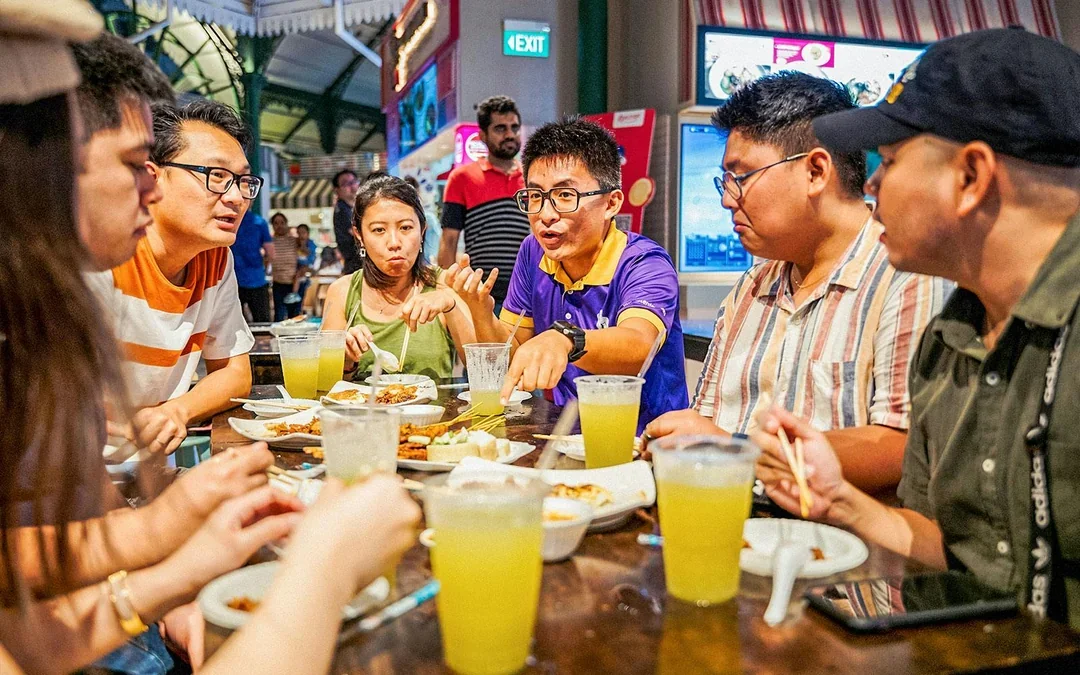 Small Group Guided Night Food Tour in Singapore Image 1